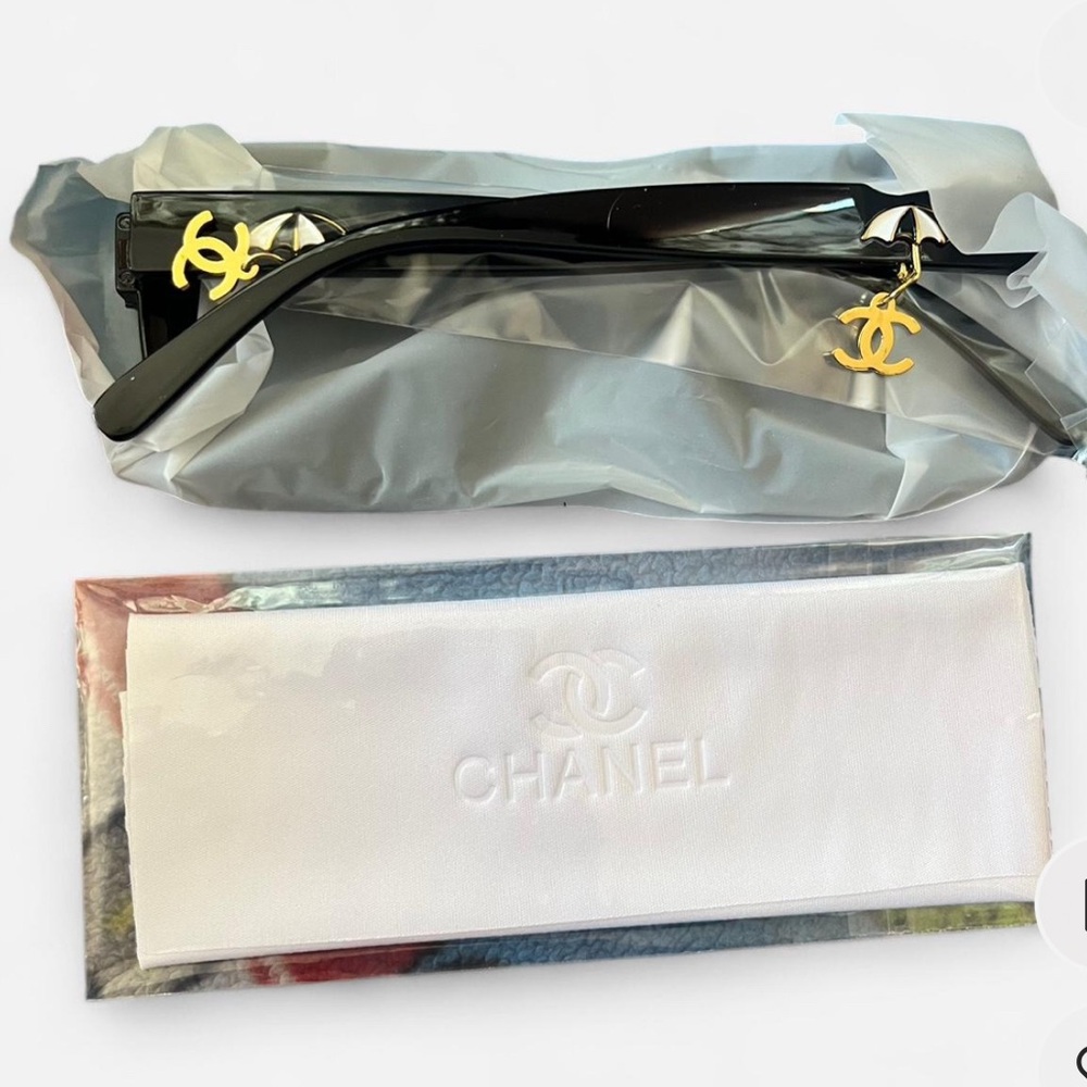 CHANEL Black Glasses Case - Picture 3 of 4